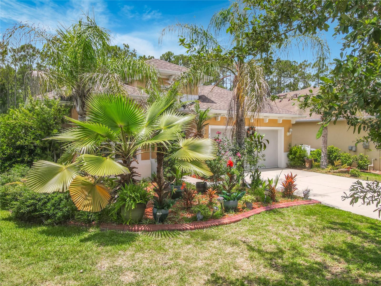 111 S Hummingbird Pl Property Photo 2