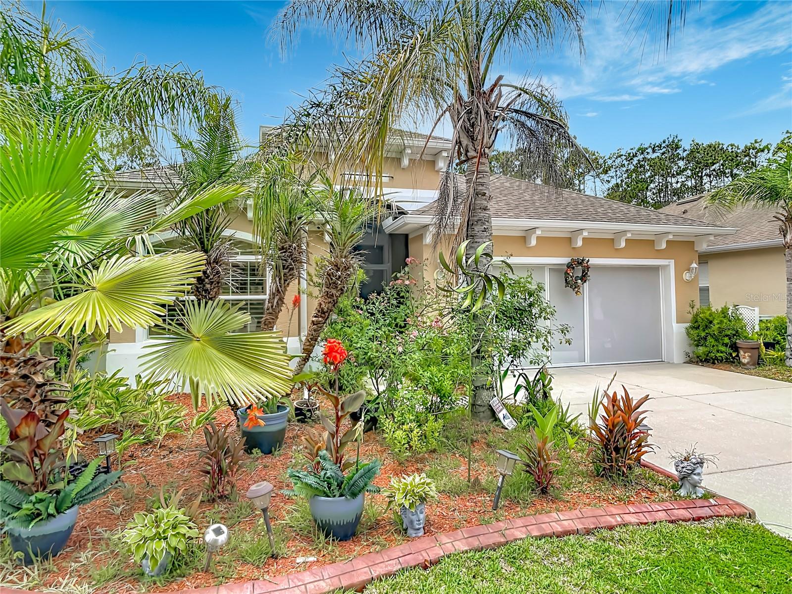 111 S Hummingbird Pl Property Photo 3