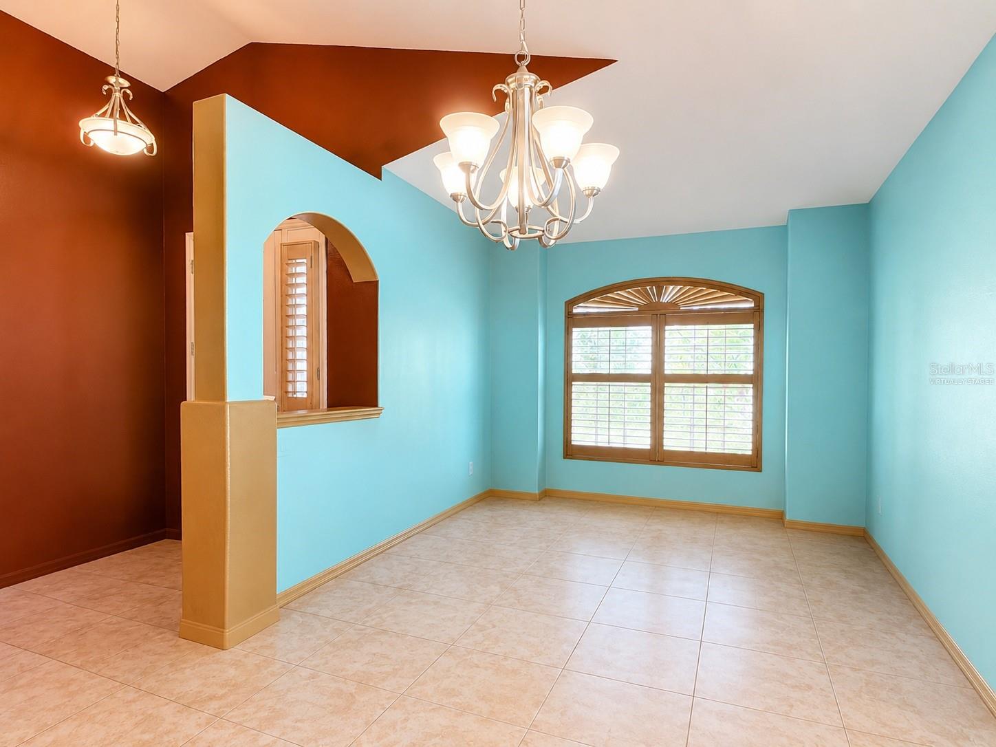 111 S Hummingbird Pl Property Photo 4