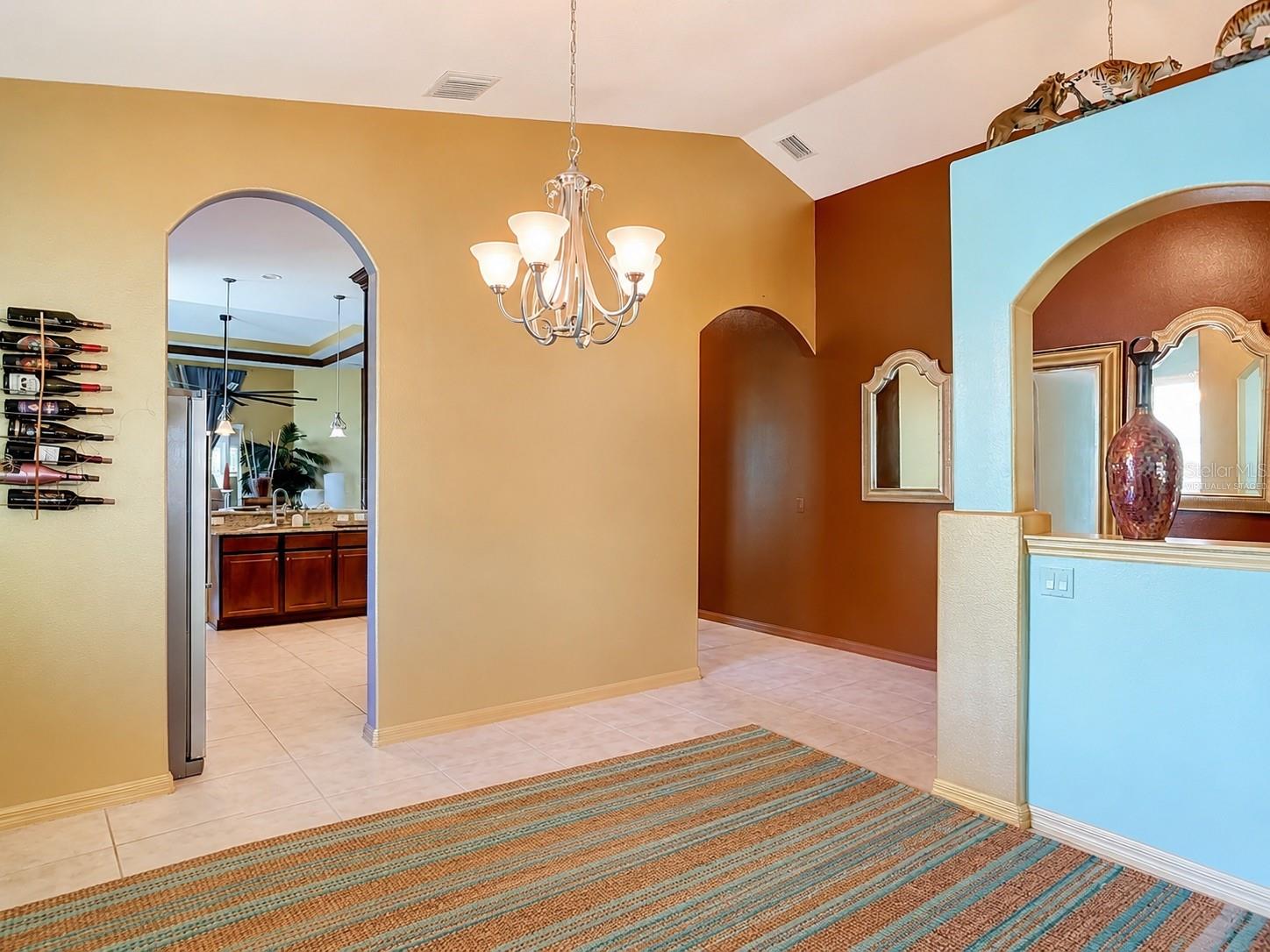 111 S Hummingbird Pl Property Photo 6