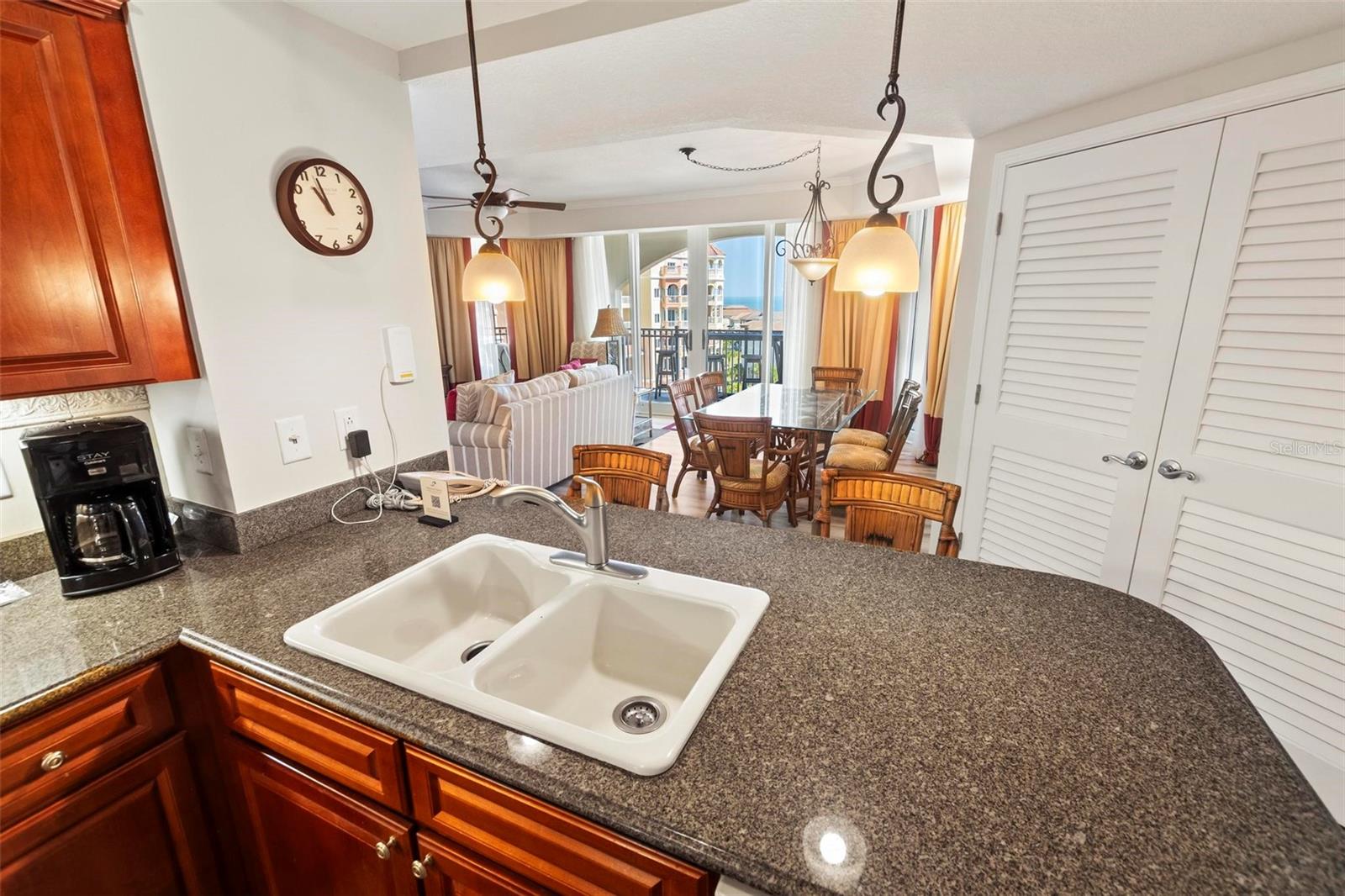 200 Ocean Crest Dr #705 Property Photo 13