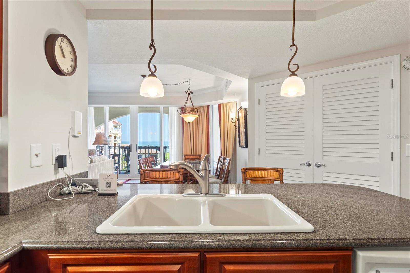 200 Ocean Crest Dr #705 Property Photo 17