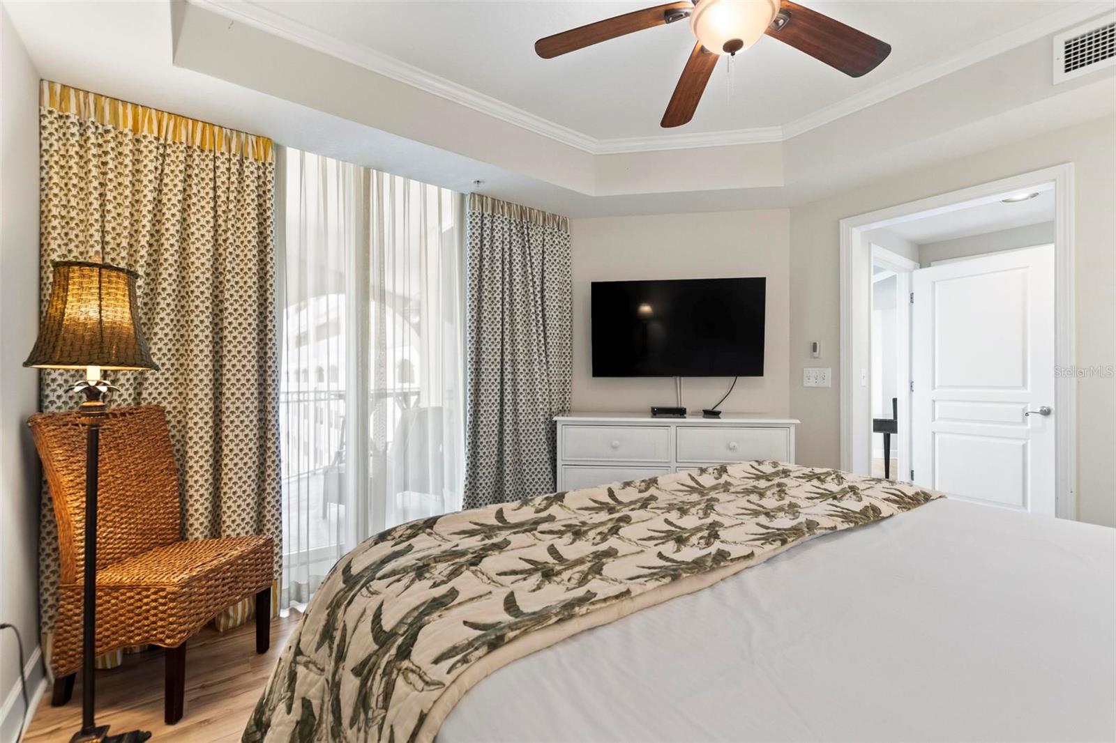 200 Ocean Crest Dr #705 Property Photo 29