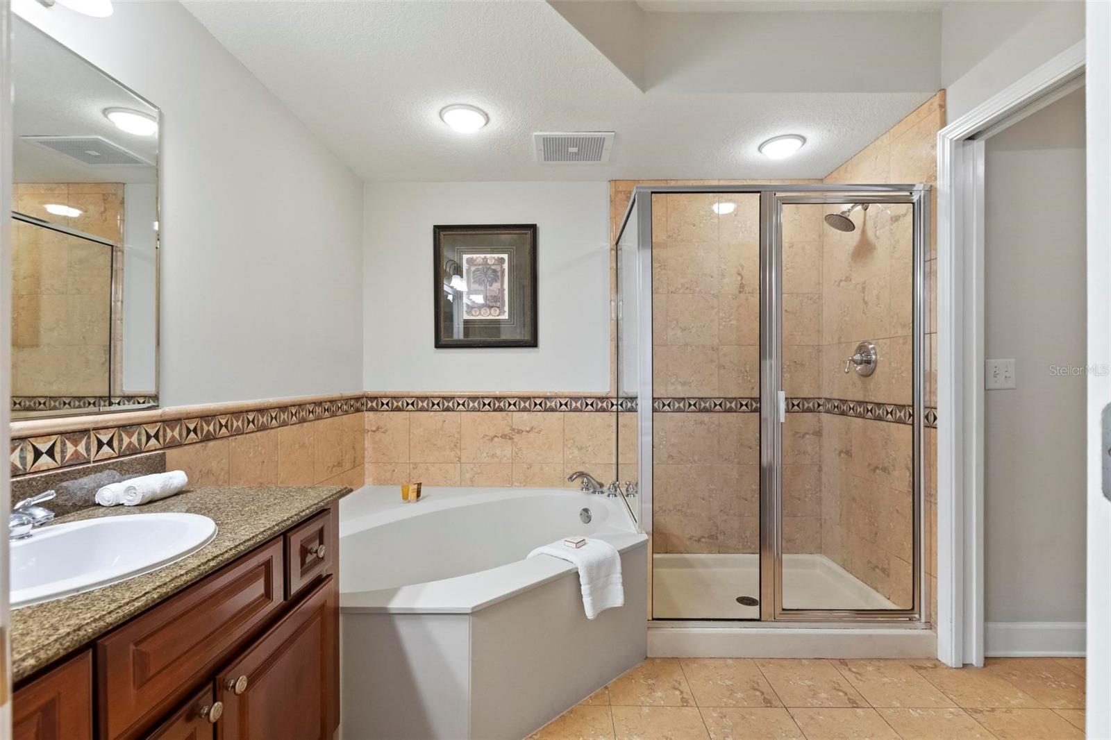 200 Ocean Crest Dr #705 Property Photo 51