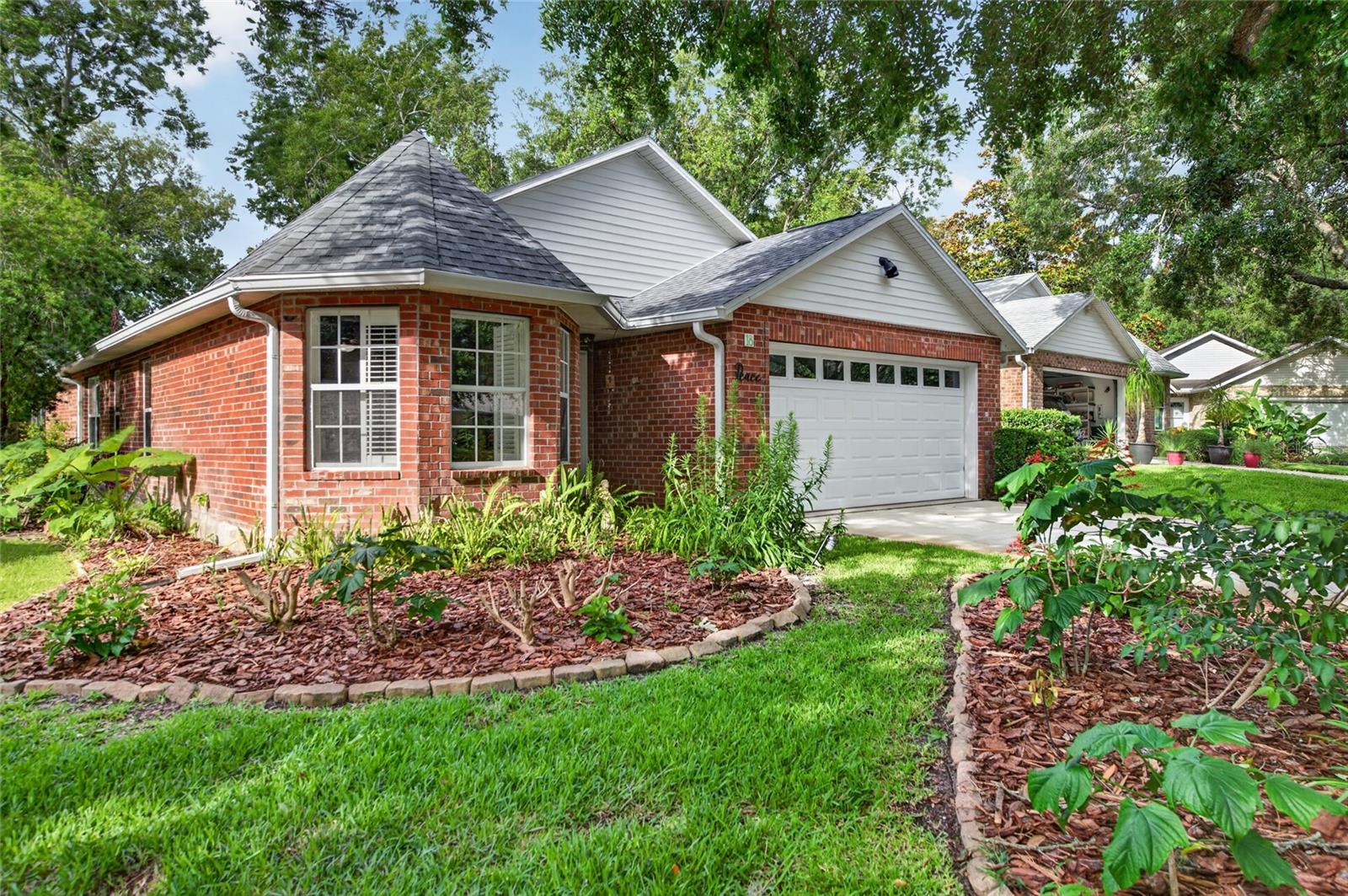 18 Oak Village Dr Property Photo 1