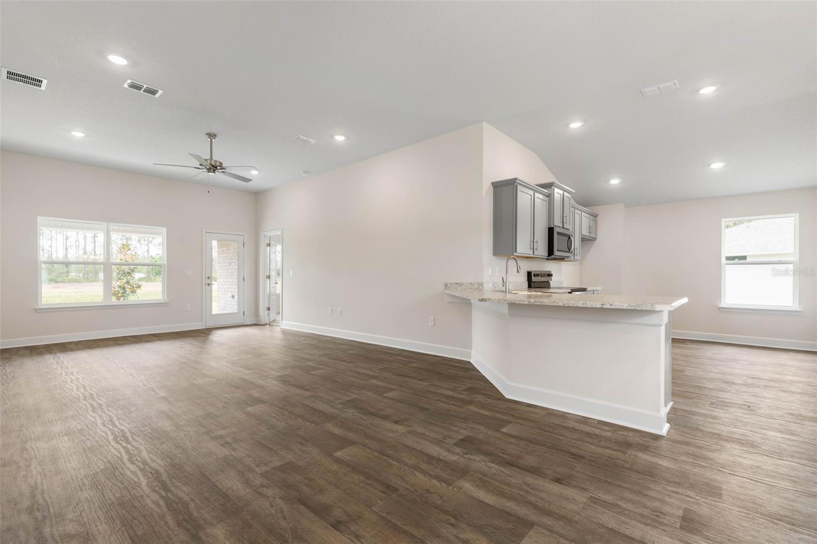 14 Sleeping Beauty Pl Property Photo 3