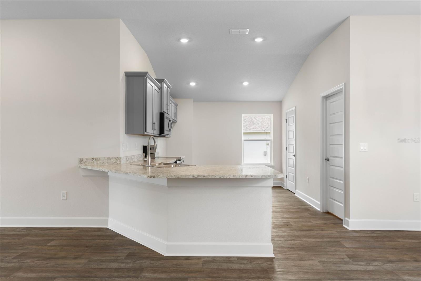 14 Sleeping Beauty Pl Property Photo 11