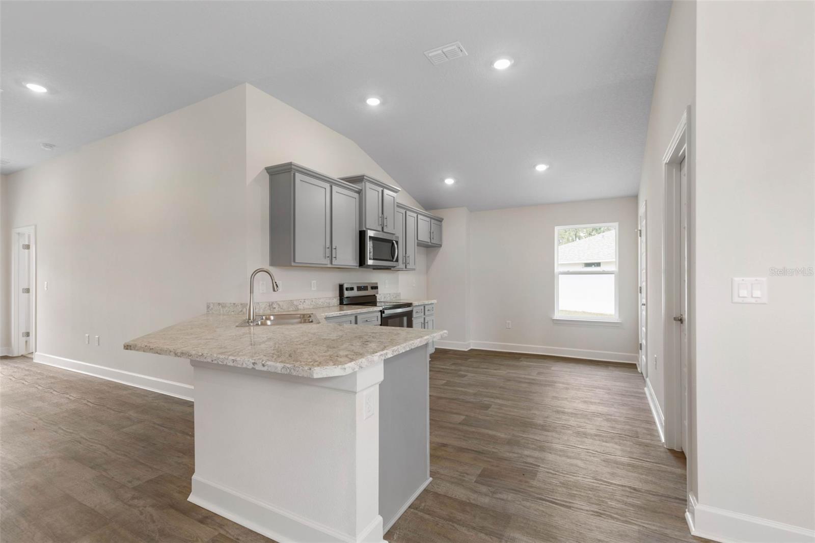 14 Sleeping Beauty Pl Property Photo 12