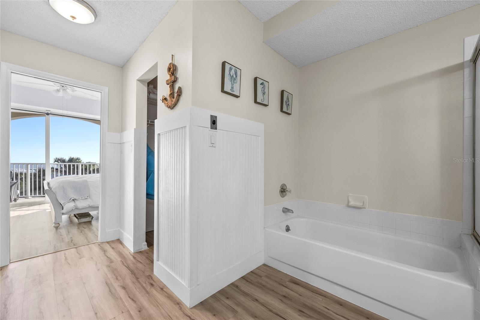 104 Surfview Dr #2203 Property Photo 25