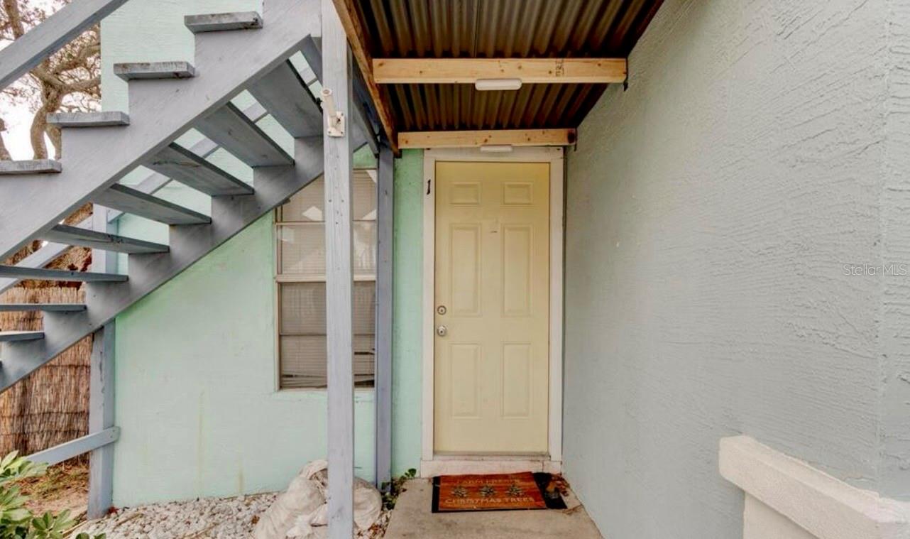 124 S Noble Property Photo 3