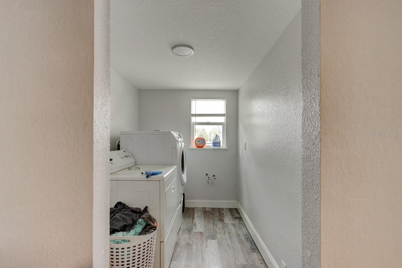 124 S Noble Property Photo 13
