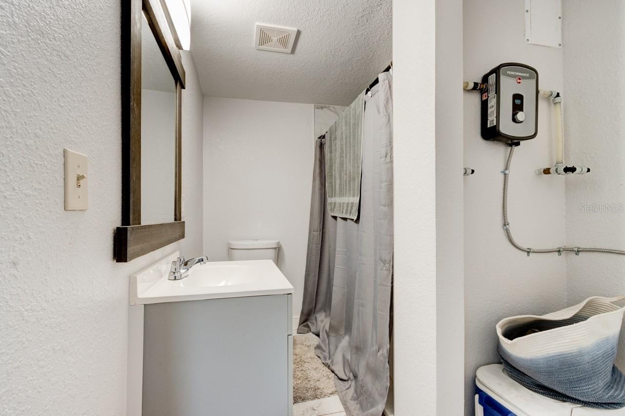 124 S Noble Property Photo 14