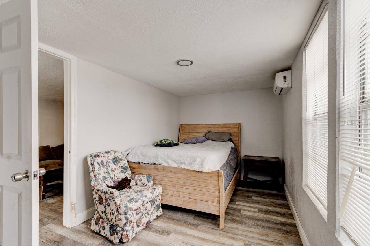 124 S Noble Property Photo 15
