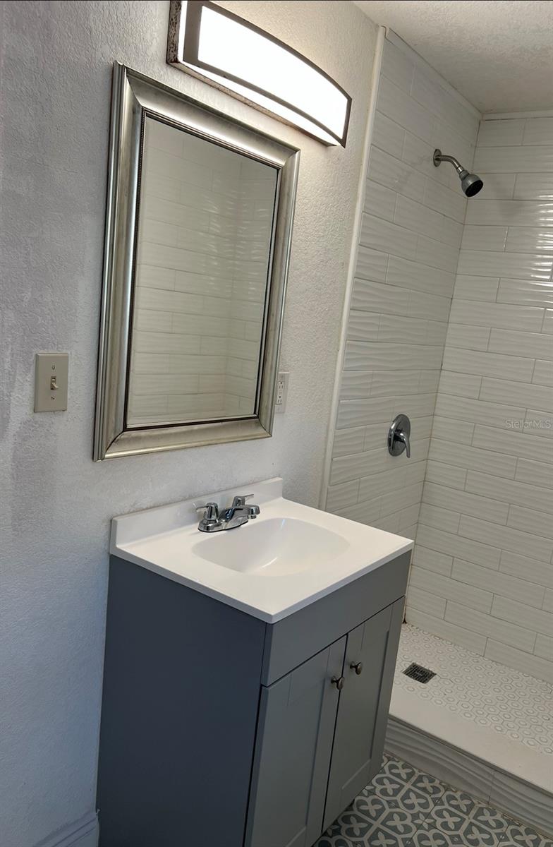 124 S Noble Property Photo 21