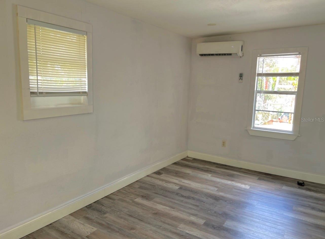 124 S Noble Property Photo 22