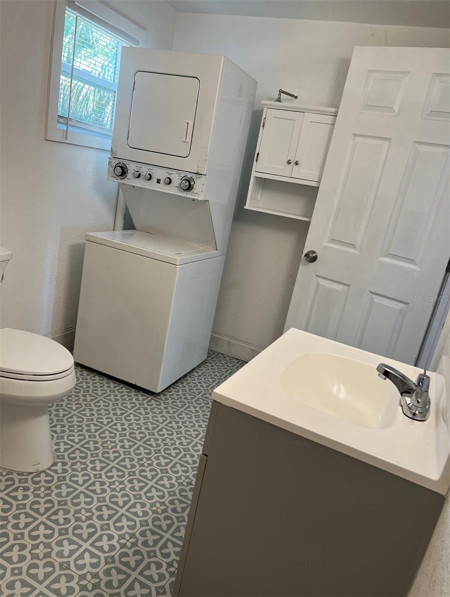 124 S Noble Property Photo 23