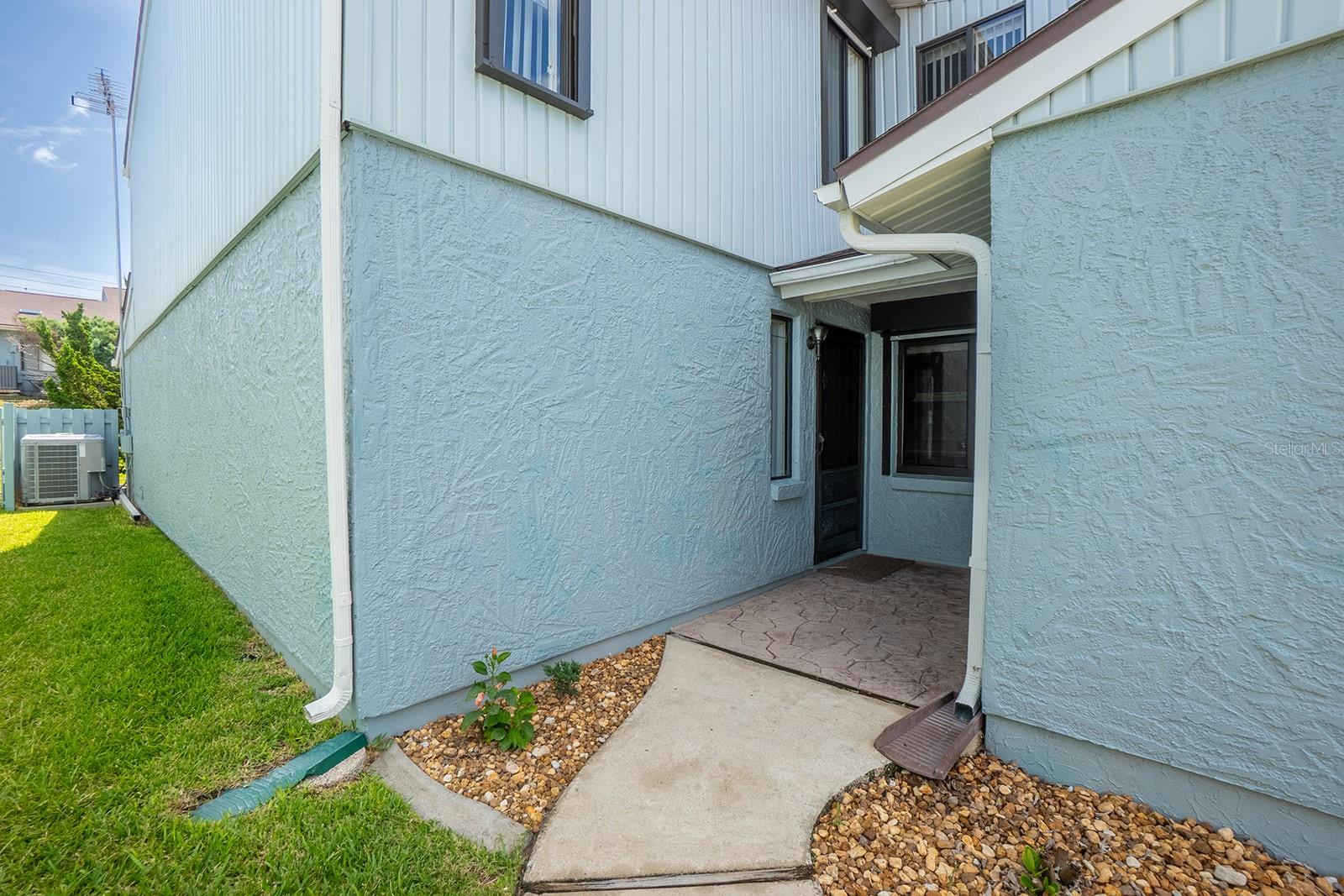 1746 Windsong Cir Property Photo 5