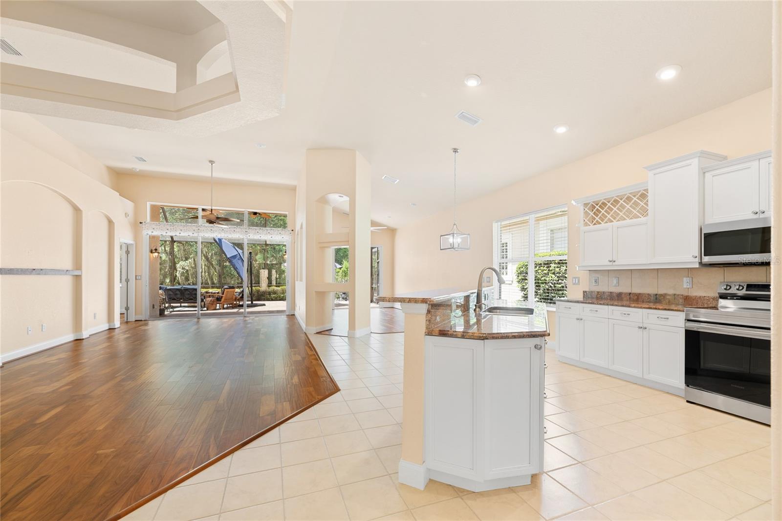 3 Village View Dr Property Photo 4