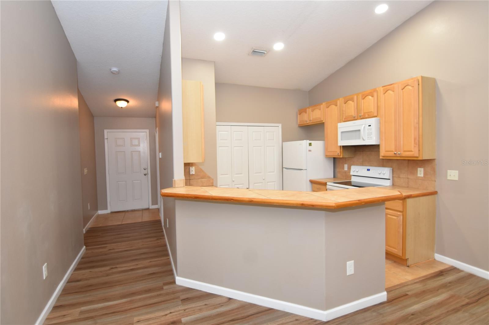7 Ryarbor Dr #b Property Photo 6