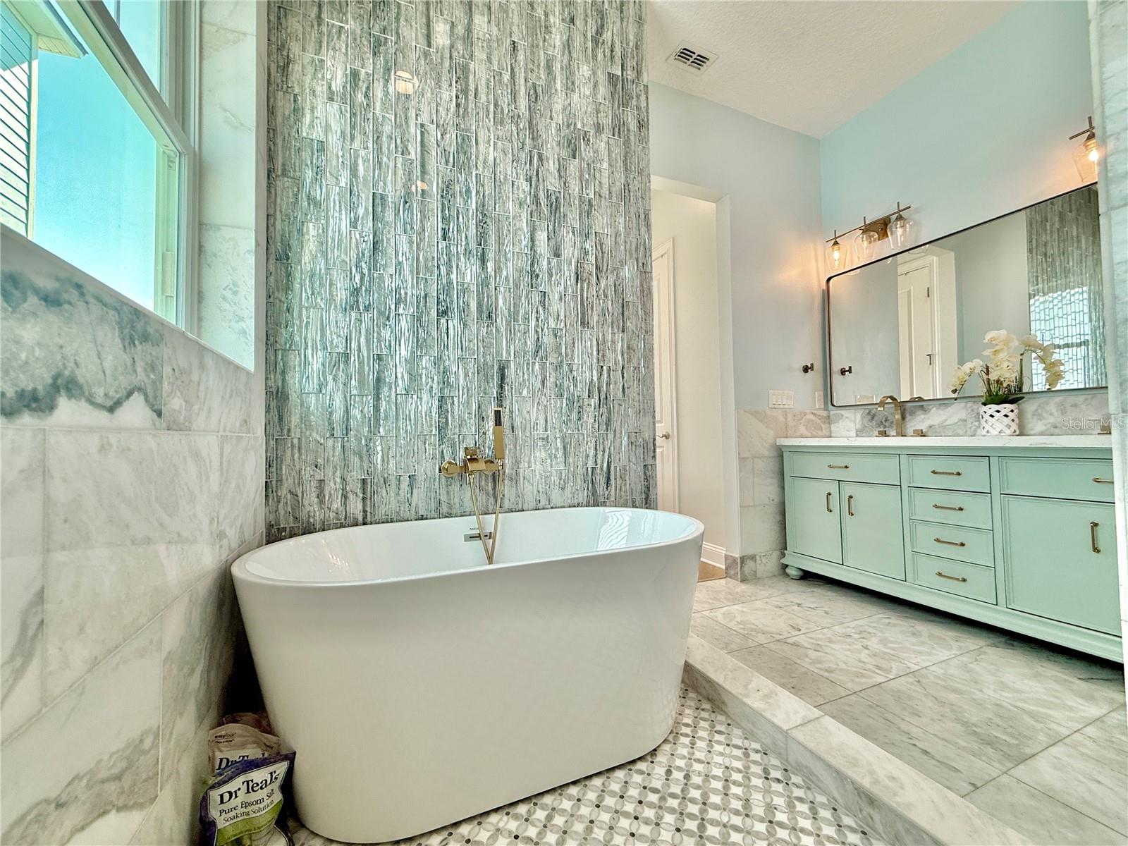 2718 Sunset Inlet Dr Property Photo 5