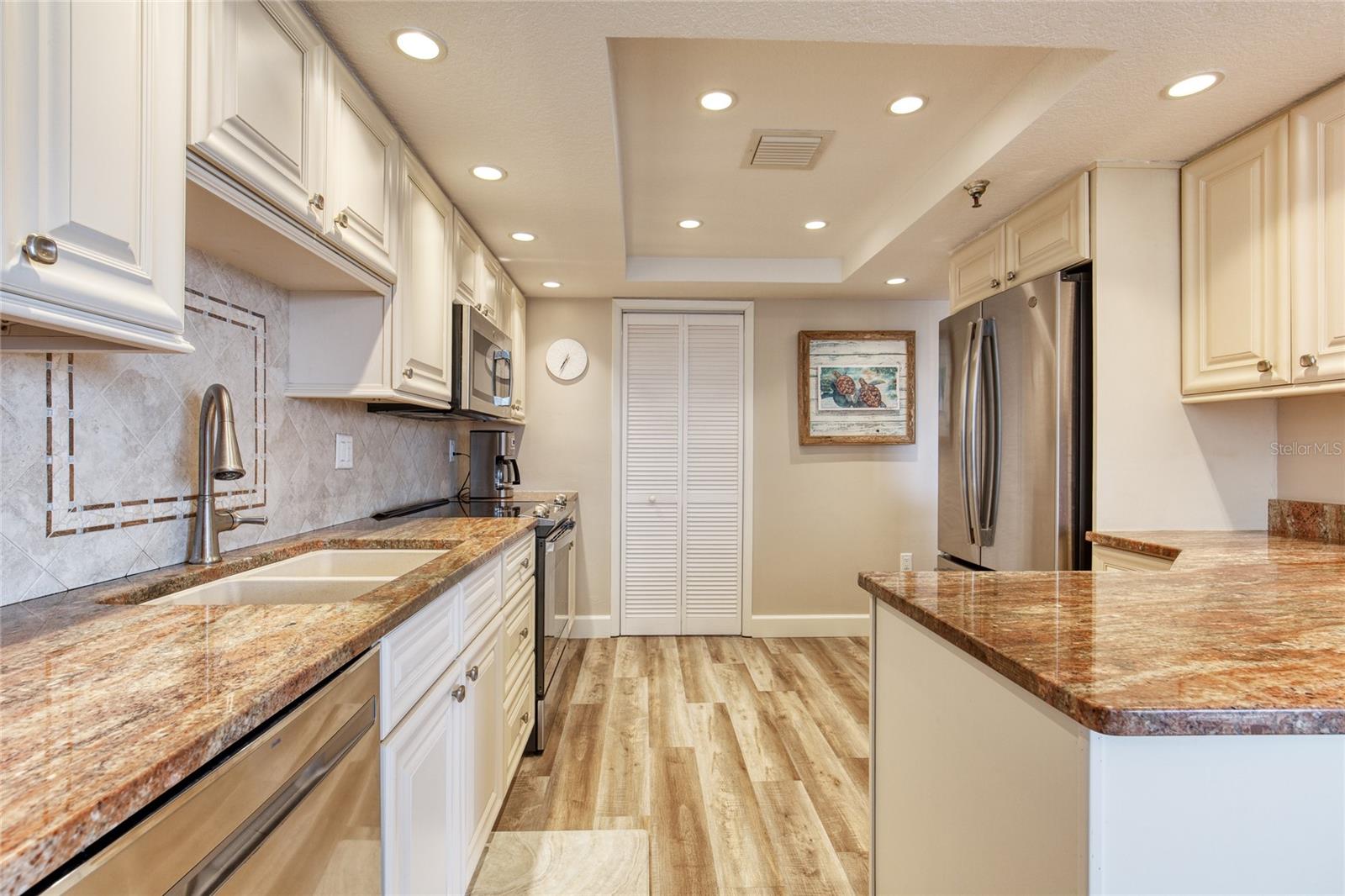 1239 Ocean Shore Blvd #2e5 Property Photo 18