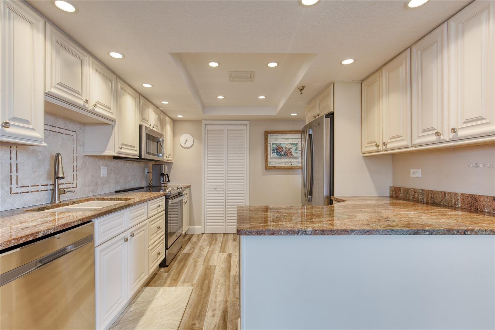 1239 Ocean Shore Blvd #2e5 Property Photo 19