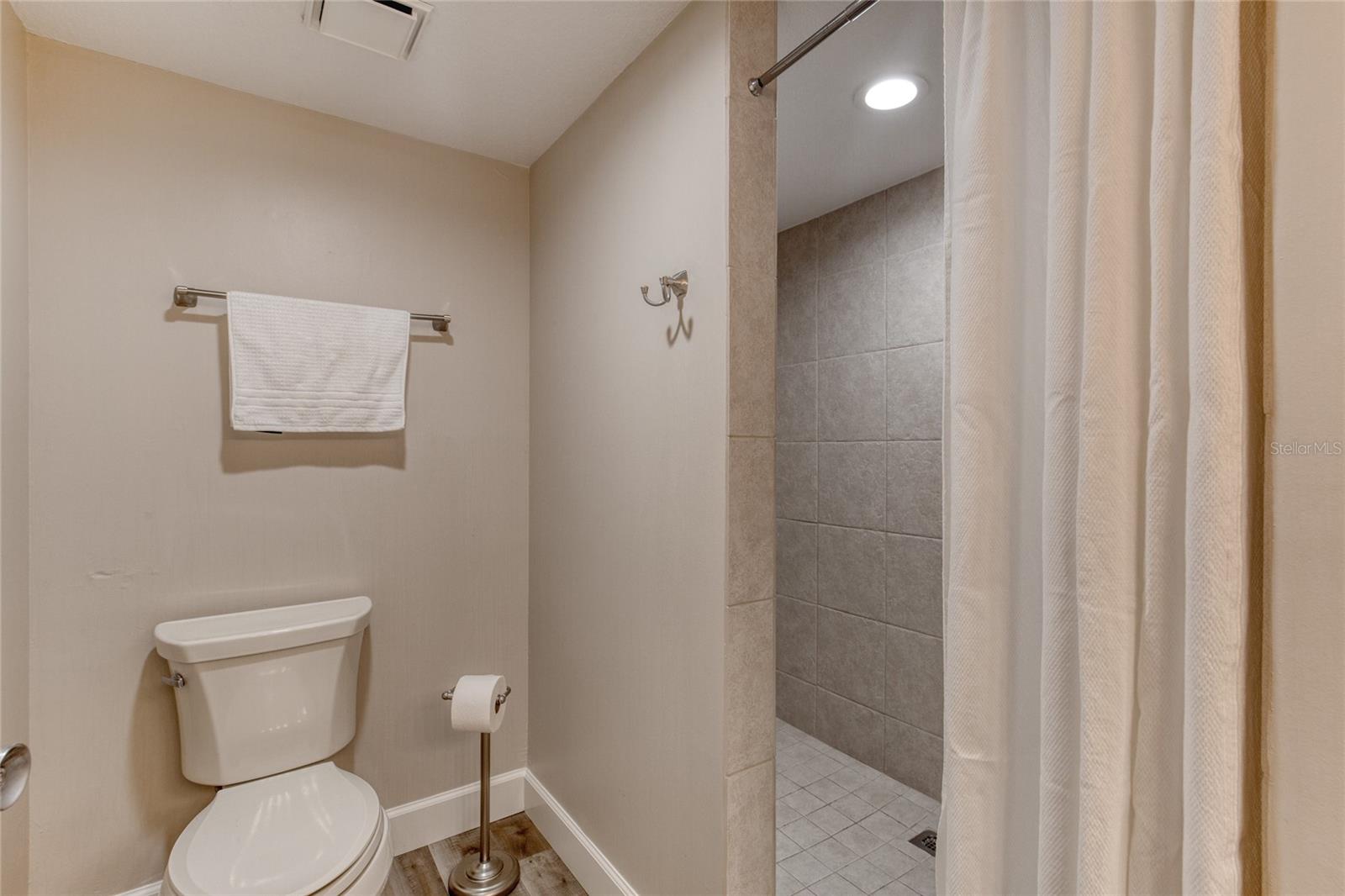 1239 Ocean Shore Blvd #2e5 Property Photo 38