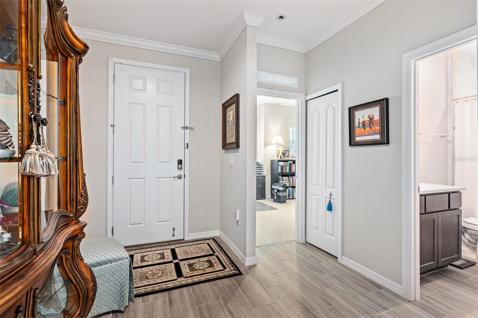 1 Lyons Pl Property Photo 5