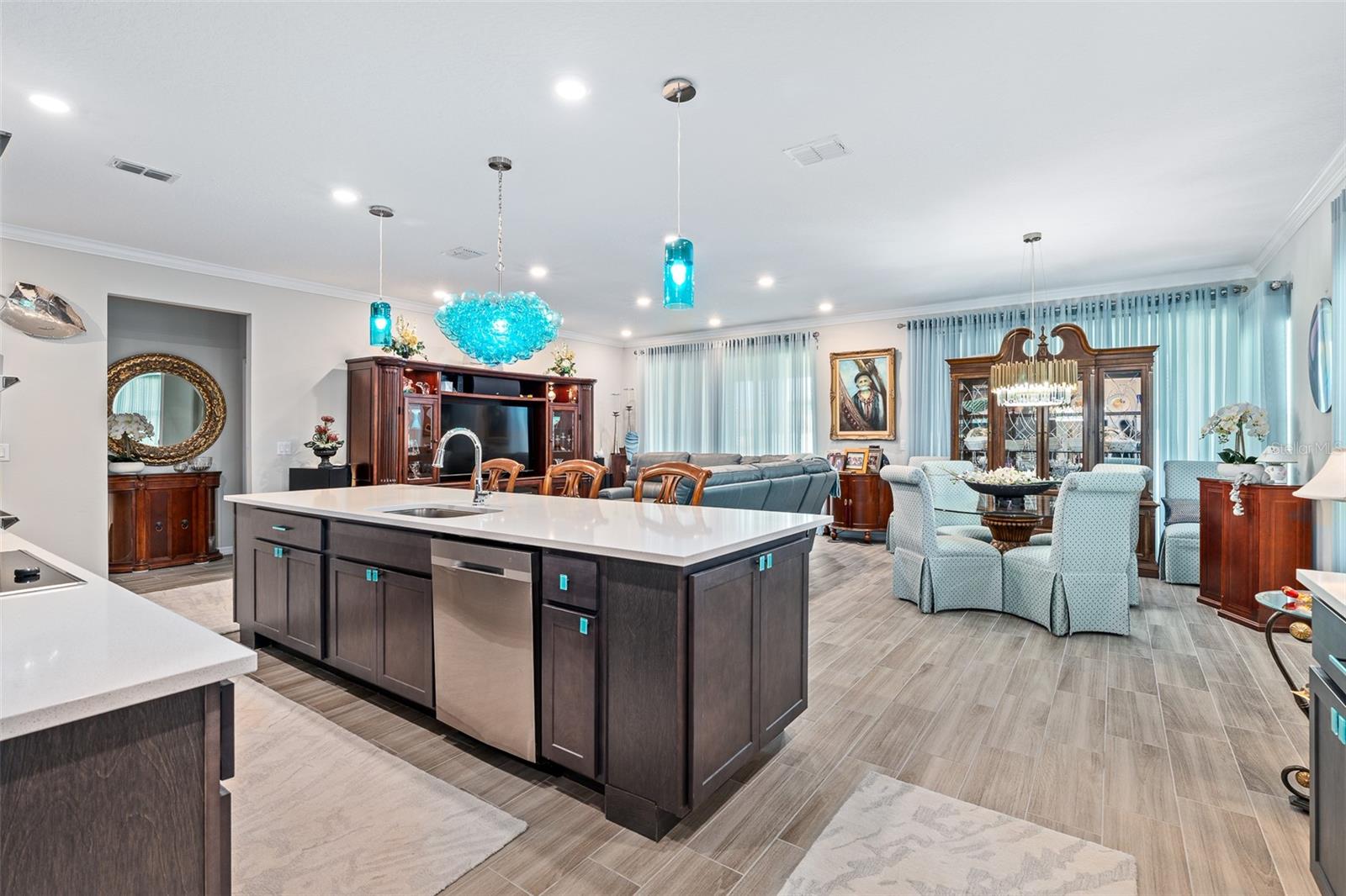 1 Lyons Pl Property Photo 10