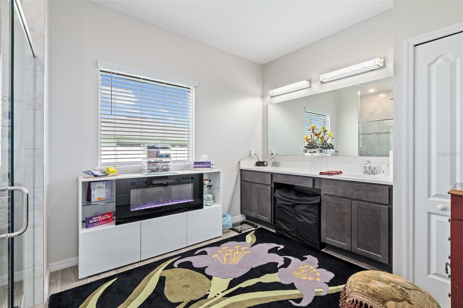 1 Lyons Pl Property Photo 26