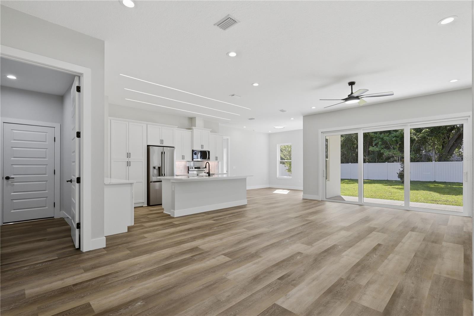 12 Perthshire Ln Property Photo 7