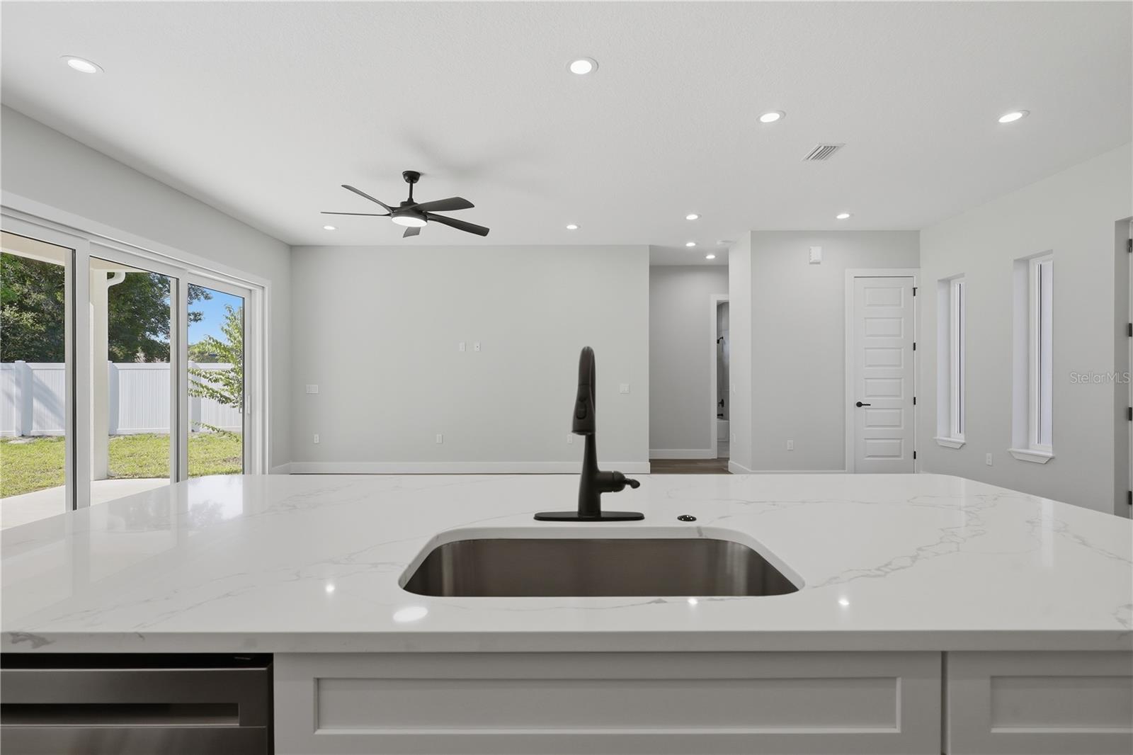 12 Perthshire Ln Property Photo 14