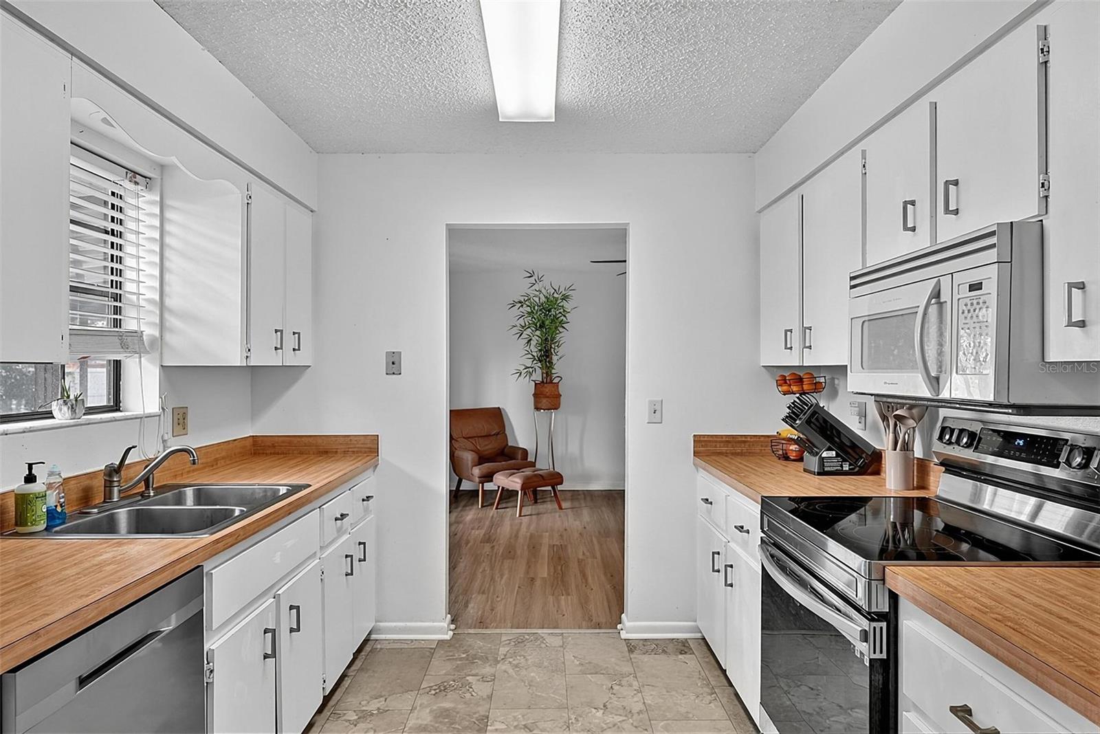 9 Bridget Ter Property Photo 19