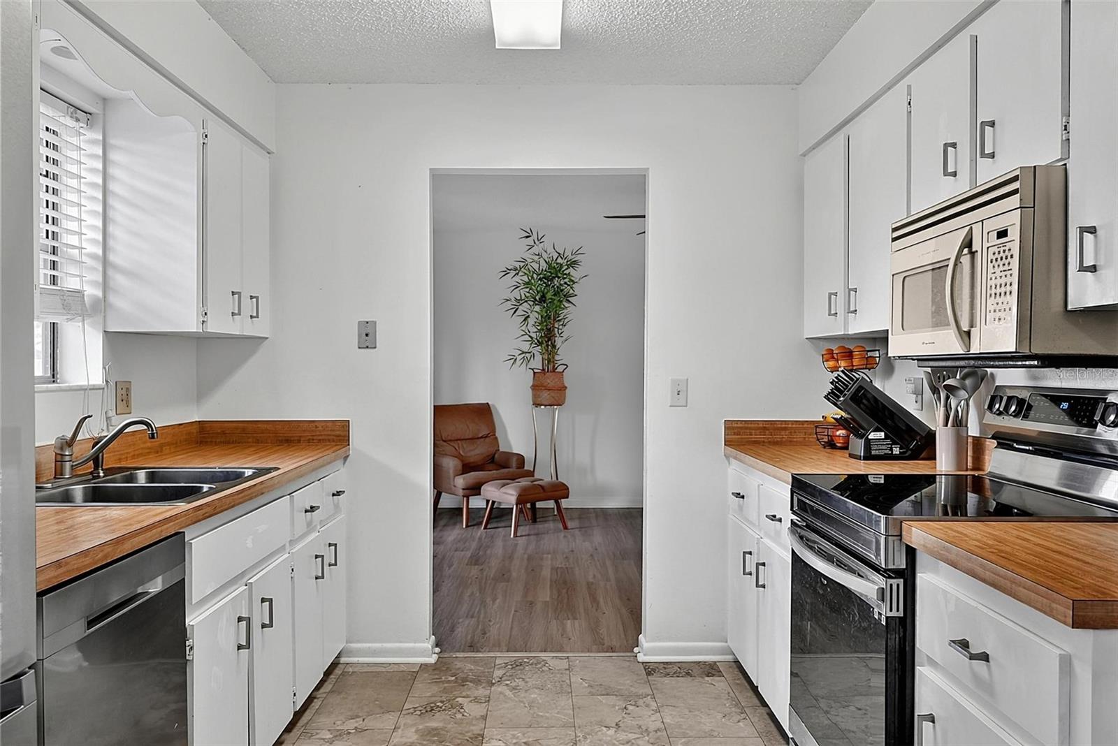 9 Bridget Ter Property Photo 25