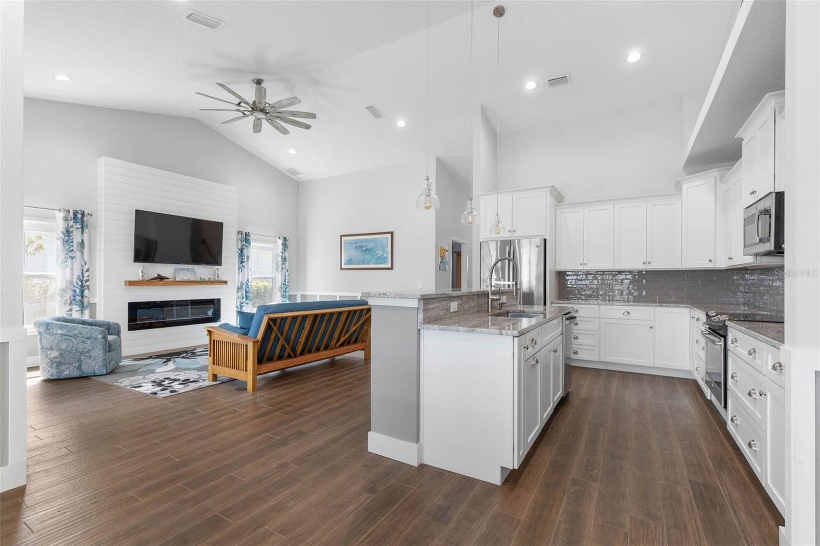 127 Seaside Pt Property Photo 19