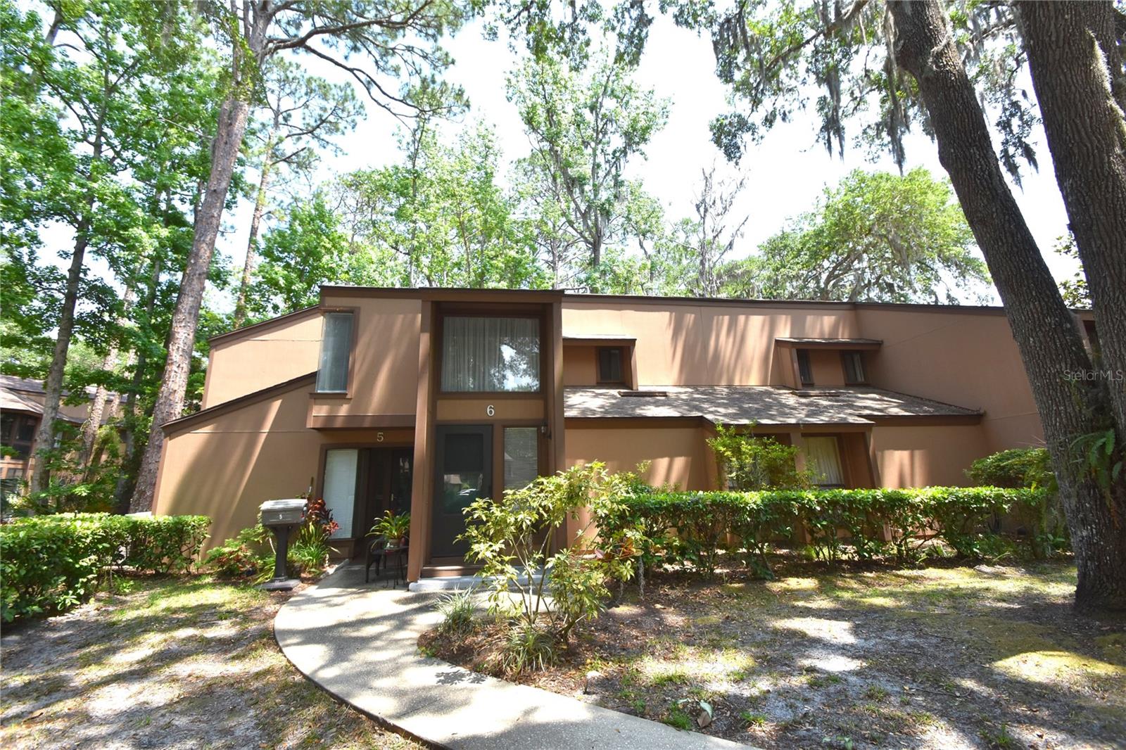 6 Broadmore Cir #6 Property Photo 2