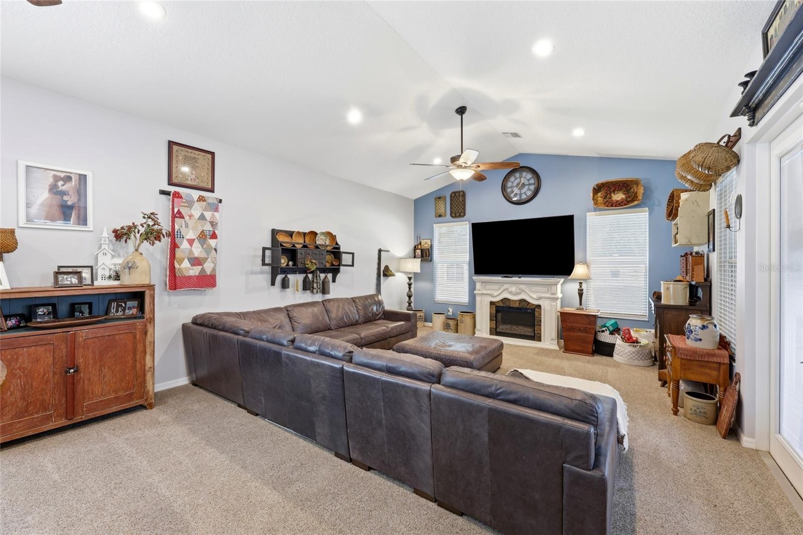 56 Bassett Ln Property Photo 27
