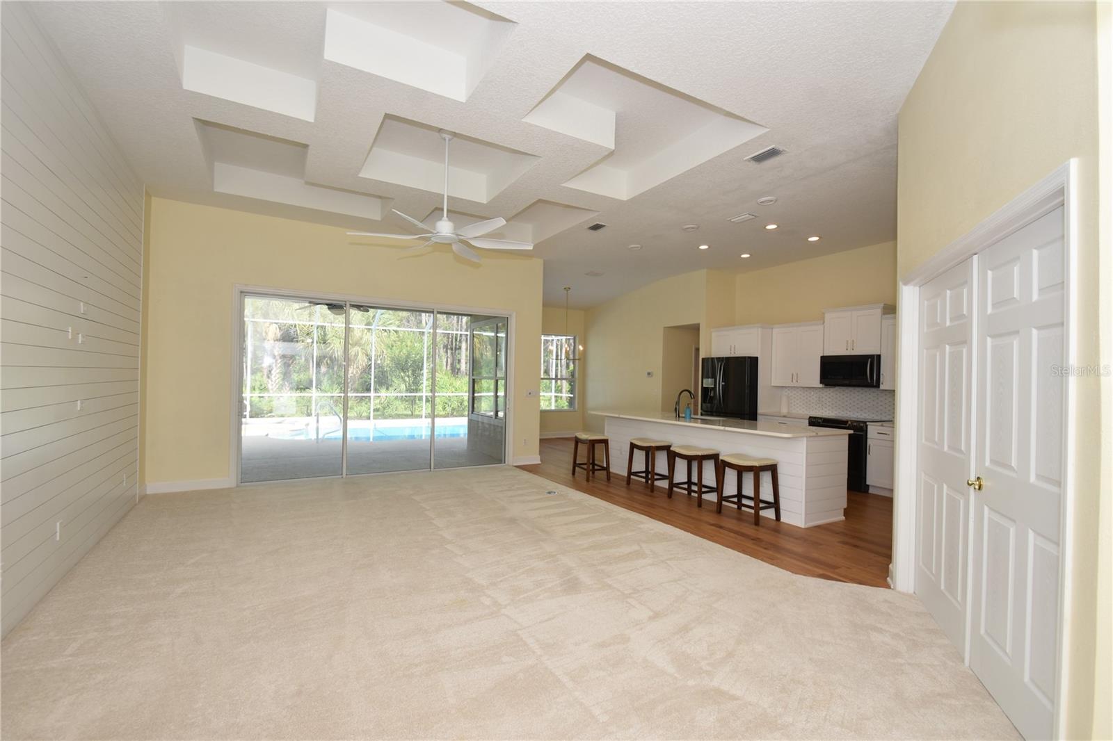 1216 Hampstead Ln Property Photo 4
