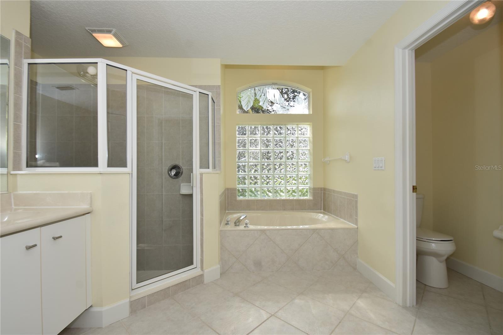 1216 Hampstead Ln Property Photo 18