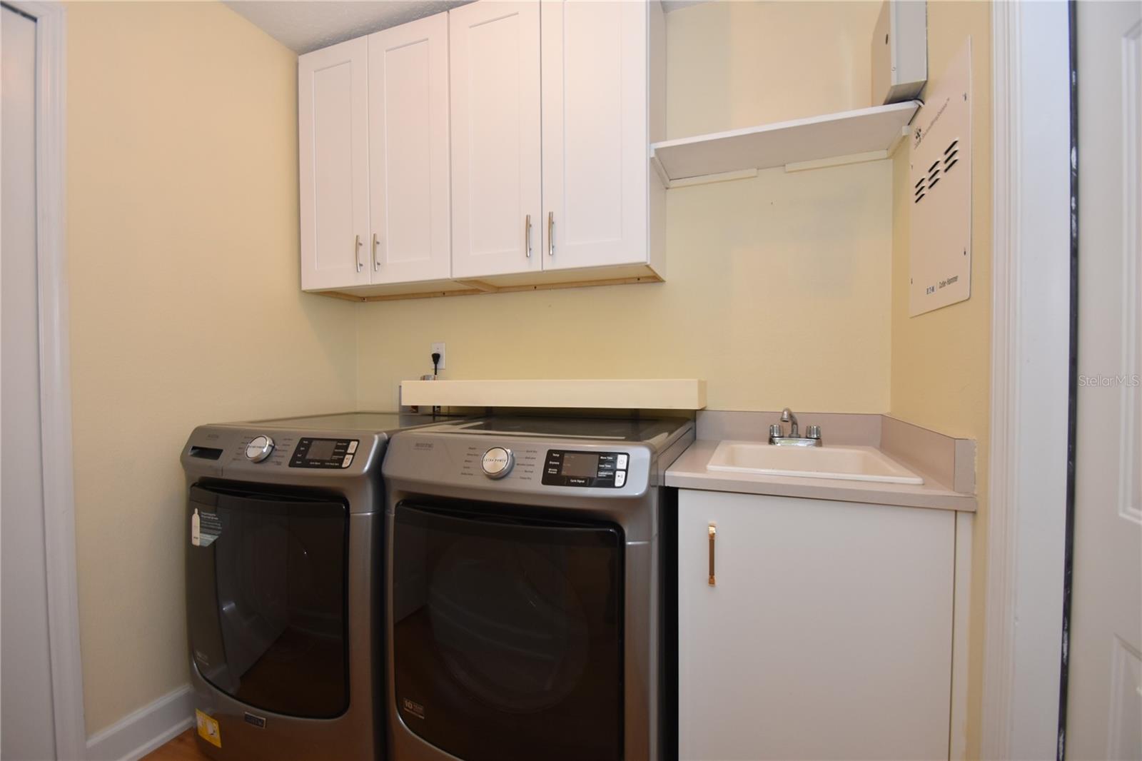 1216 Hampstead Ln Property Photo 38