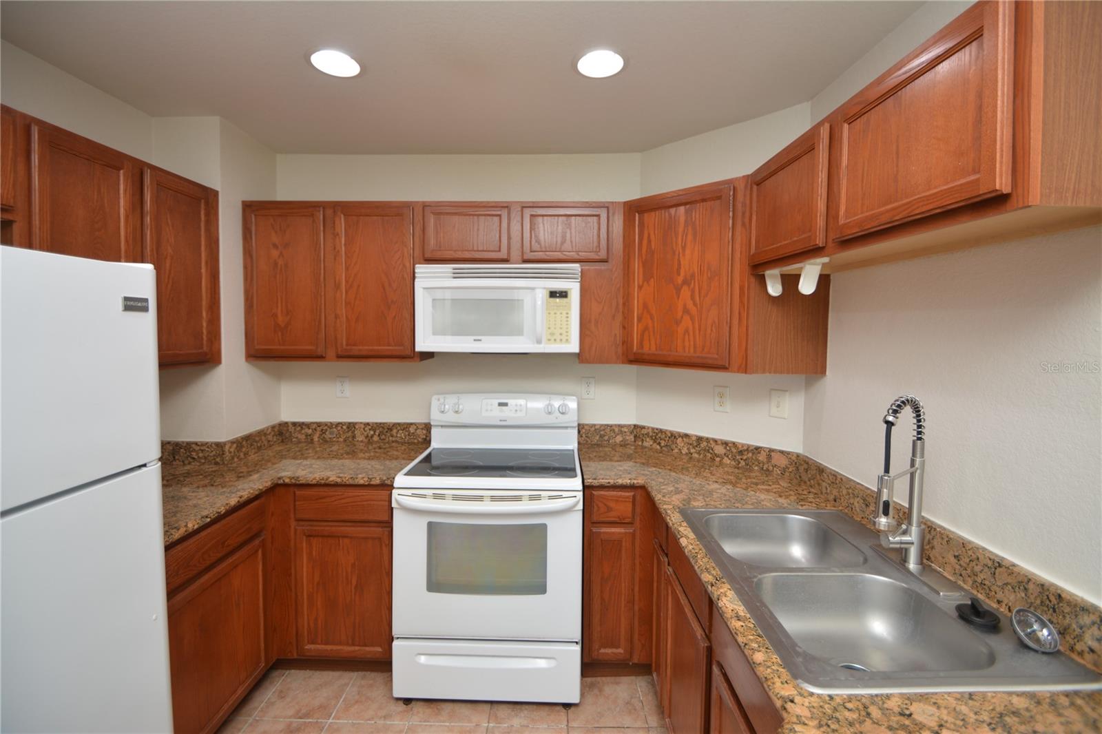 4600 E Moody Blvd #4h Property Photo 10