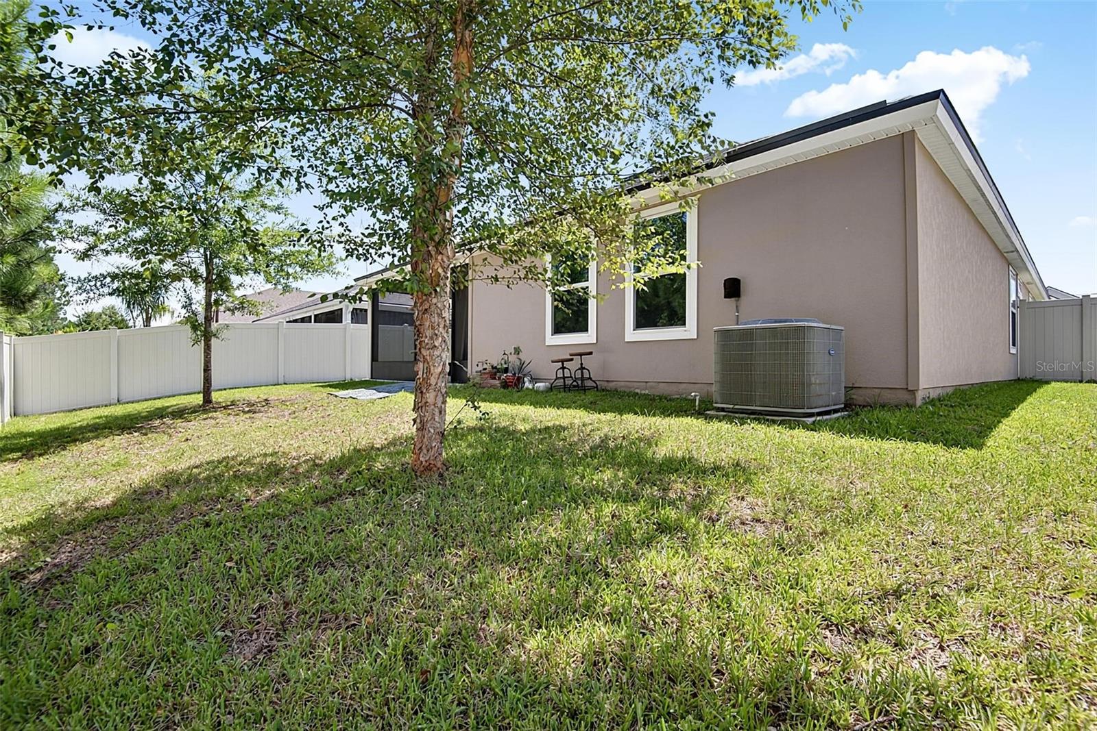 425 Narvarez Ave Property Photo 51