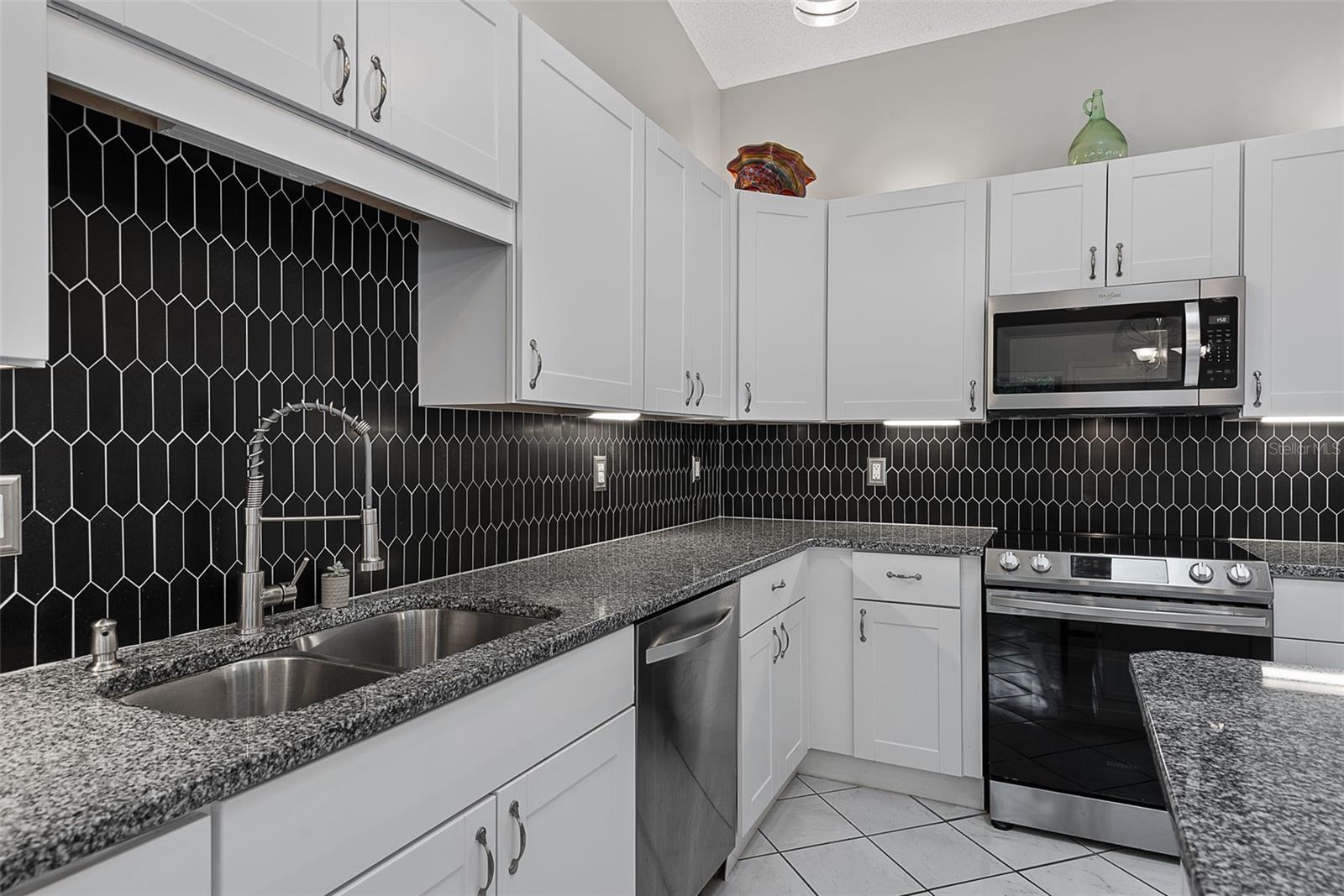 3 Echo Woods Way Property Photo 14