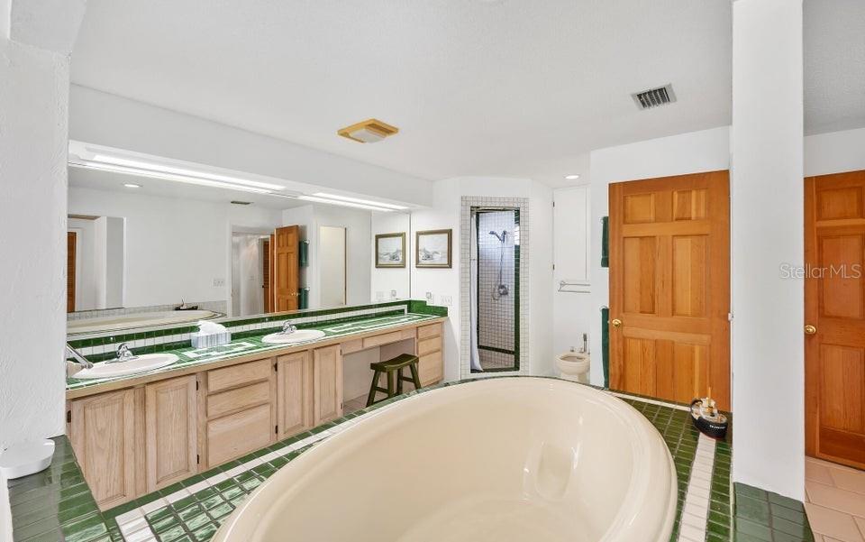 1596 John Anderson Dr Property Photo 35