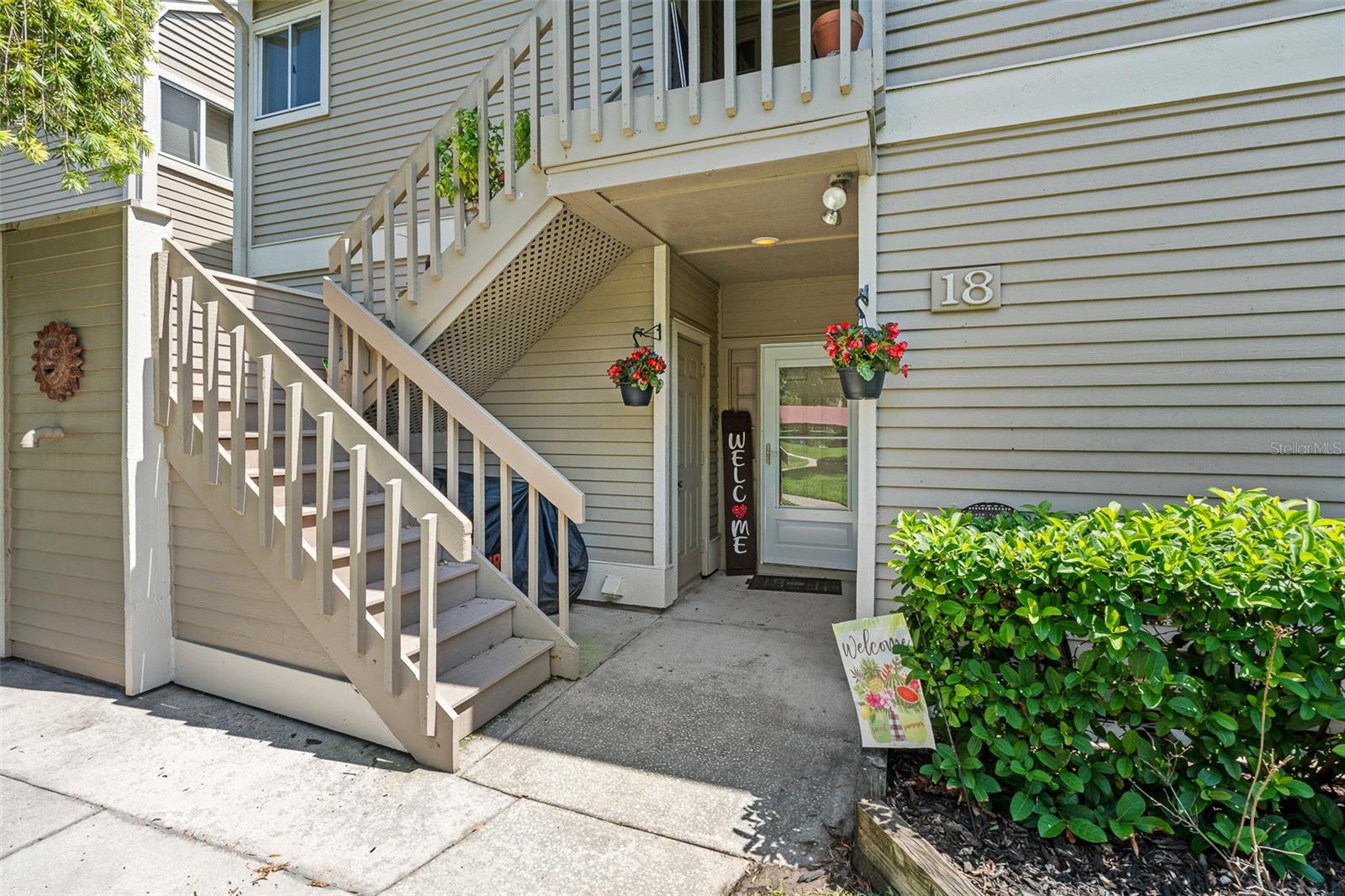 18 Magnolia Dr S #b Property Photo 3
