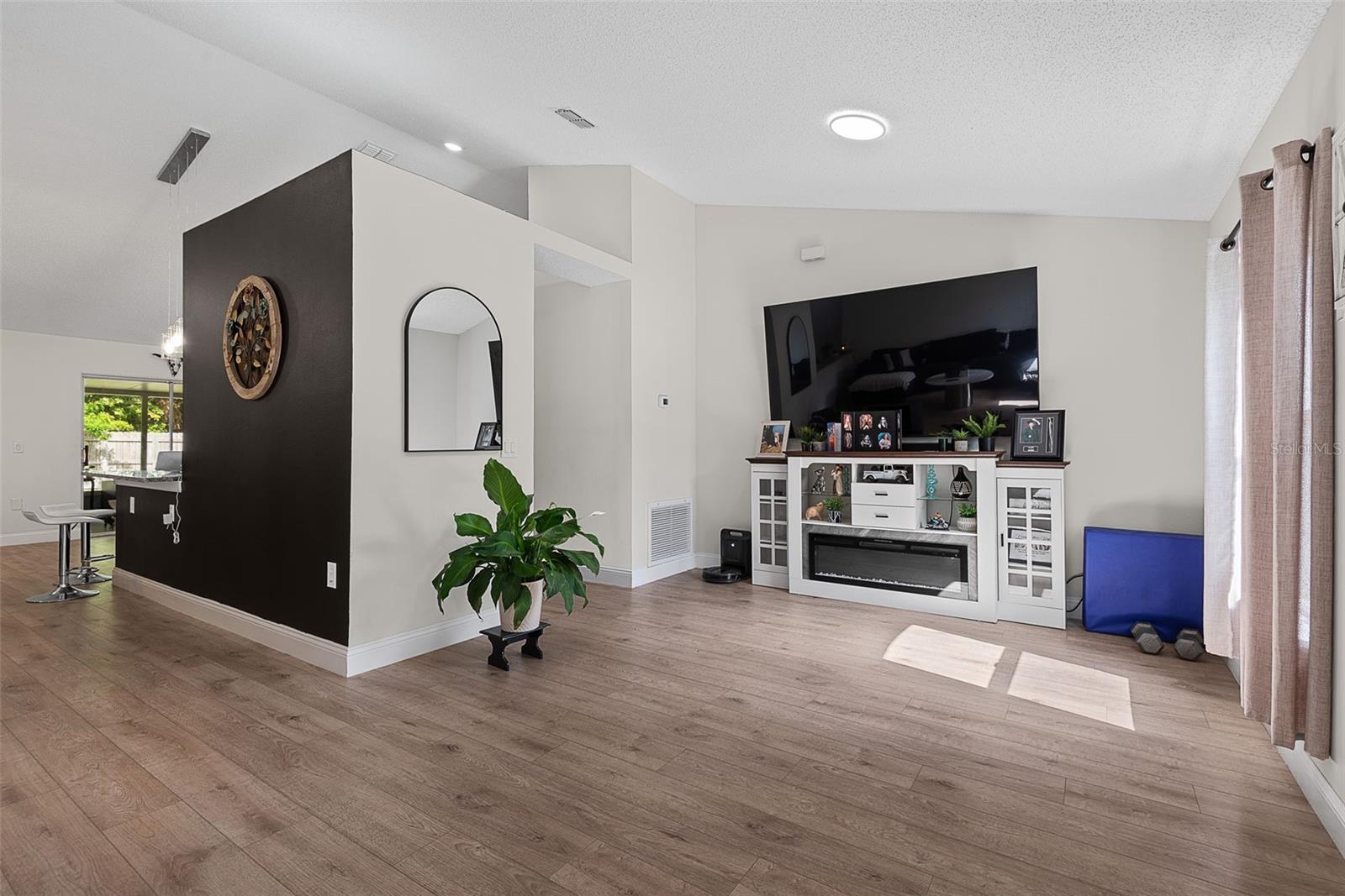 24 Sedgwick Trl Property Photo 6