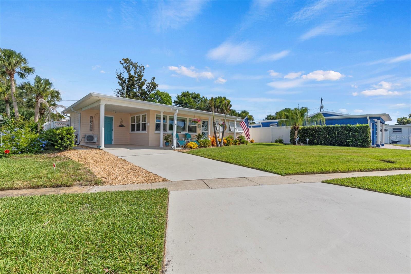 67 Seabreeze Dr Property Photo 3