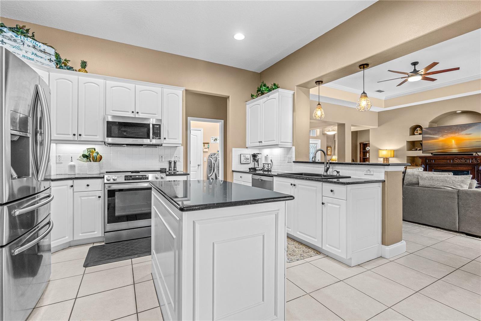 3412 Rexford Cir Property Photo 6