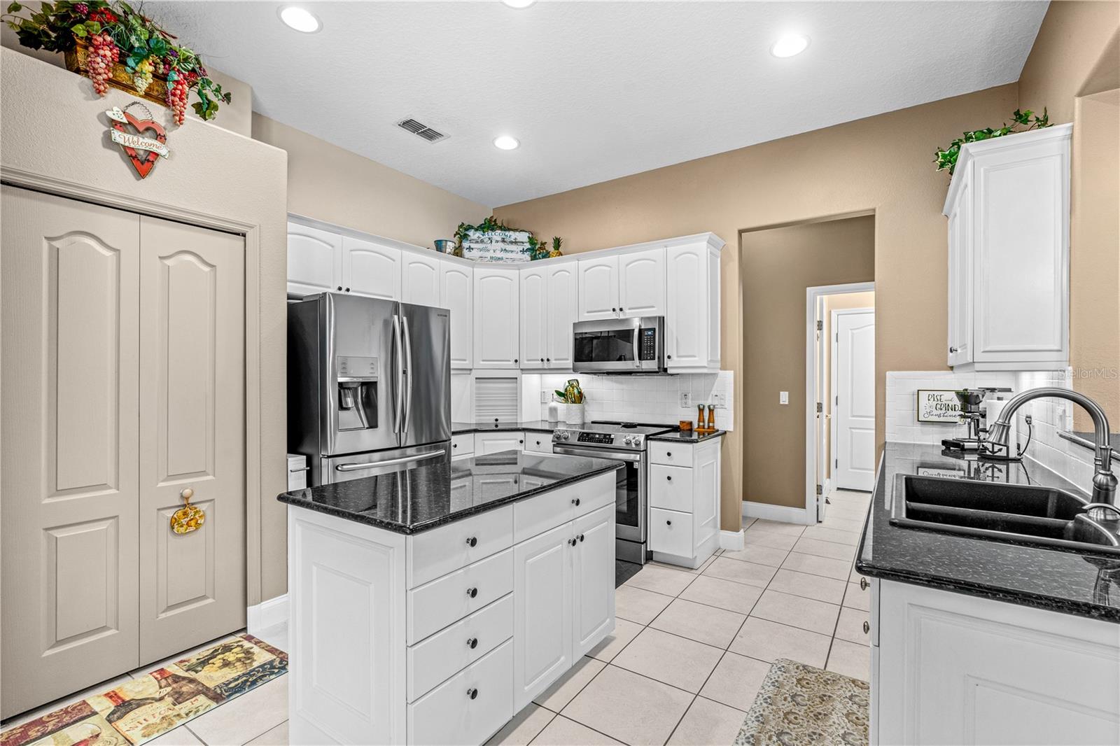 3412 Rexford Cir Property Photo 24