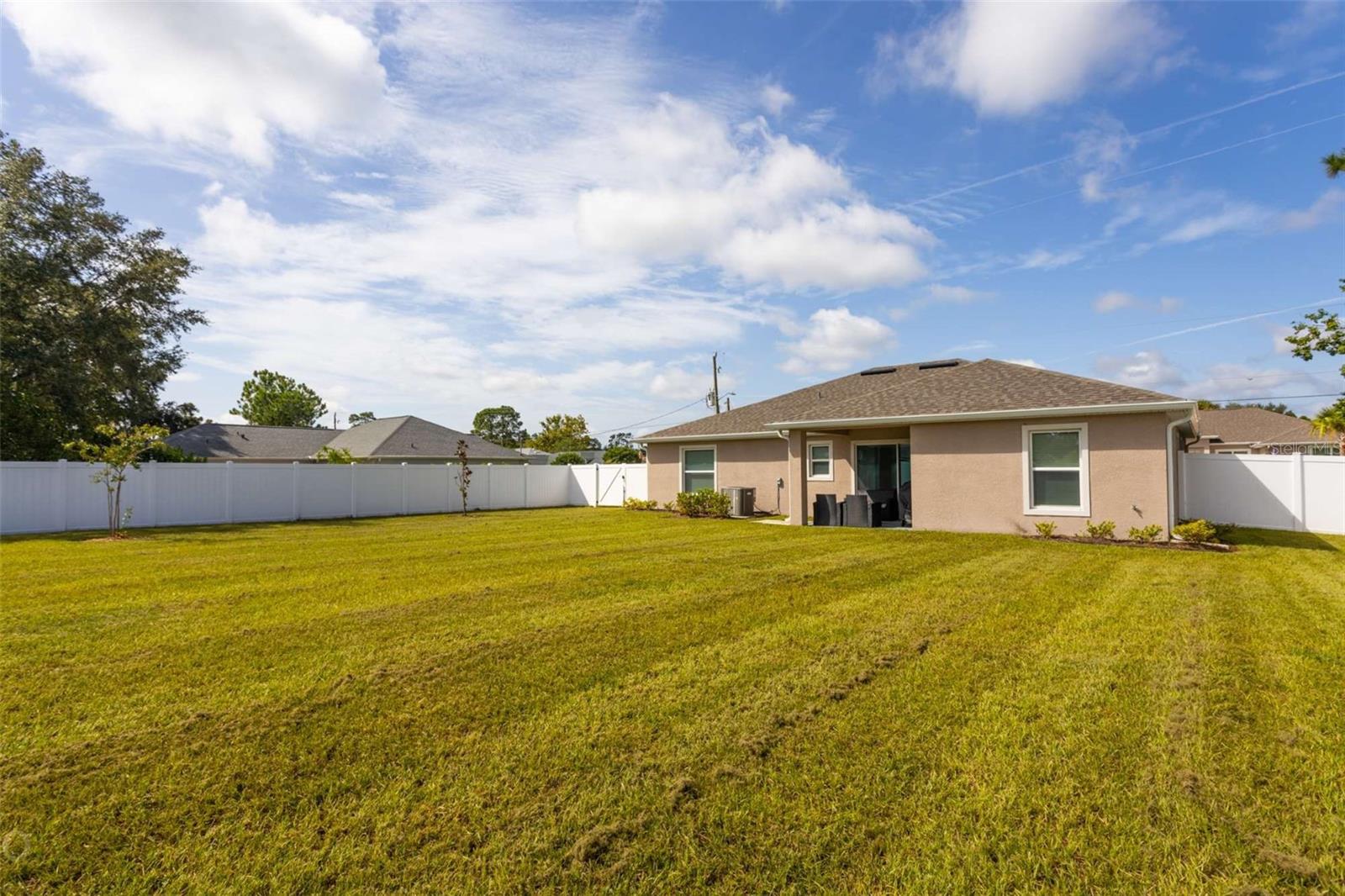 43 Freeland Property Photo 32